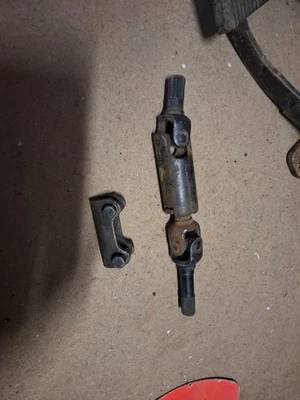 HOLDEN COMMODORE VC VH VK VL VB  STEERING SHAFT INTERMEDIATE UNIVERSAL - Image 1 of 3