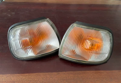 Nissan Sunny Sentra B13 Gen 1 Luz Indicadora Esquina Señal JDM Genuina Derecha Derecha Foto 1 de 4