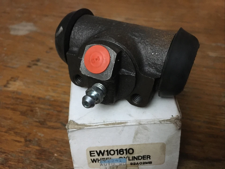 Новый в коробке винтажный цилиндр заднего барабанного тормоза колеса Ford Lincoln Mercury 79-91 - Изображение 1 из 1