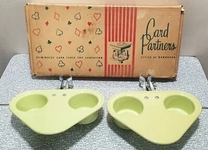 Vintage Set Monogramm KARTE PARTNER Klemmkarte Tisch GETRÄNKEHALTER CHARTREUSE mit Box - Bild 1 von 12