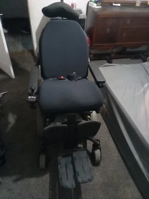 Silla de ruedas eléctrica inclinable Quantum Q6 Edge 2.0 Foto 1 de 4