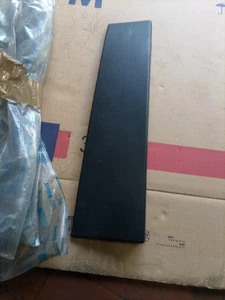 SEAT IBIZA RIVESTIMENTO ESTERNO MONTANTE CARENATURA NUOVO ORIGINALE SE021590180A - Picture 1 of 9