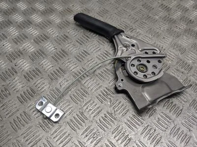 MAZDA 3 D SPORT NAVEGACIÓN 2.2 5 PUERTAS HATCHBACK 2015 FRENO DE MANO (COSTURAS ROJAS) Foto 1 de 4