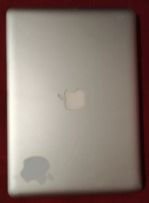 Apple MacBook Pro 13 in. 2.4GHz Dual Core 4GB RAM 250GB HDD Mid 2010 - Silver - Image 1 of 4