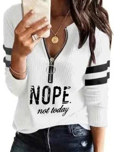 T-shirt donna "Nope Not Today" stampa righe e lettere scollo a V con zip - casual - Foto 1 di 6