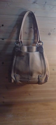 Cartera cubo de cuero Sophia Caperelli/color crema Foto 1 de 4