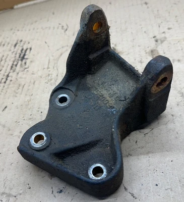 Jeep Wrangler YJ 1987-90 soporte de montaje del motor lado del pasajero - 8952002786 derecho Foto 1 de 4