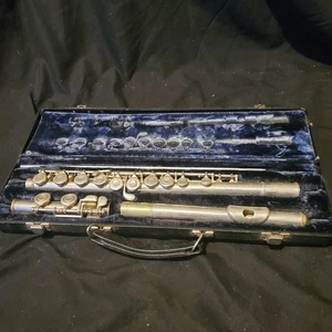 Vtg Artley 18-0 "C" Flute Nickel Silver -USA With Case - Picture 1 of 11