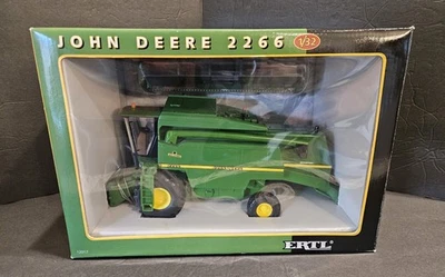 2000 ERTL John Deere 2266 Combine, 1/32, NIB - Image 1 of 3