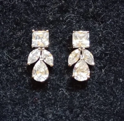 ¡NUEVO! Pendientes perforados QVC Nolan Miller cuadrados marquesa cristal austriaco rodio Foto 1 de 2