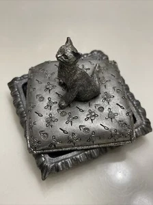 Vintage Metzke Zinn Kätzchen Katze Kissen Schmuckschatulle Schmuck Deckel USA 3" - Bild 1 von 8