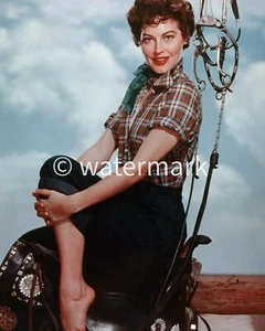 Vintage ACTRESS AVA GARDNER PIN UP - 8X10 PUBLICITY PHOTO - Picture 1 of 1