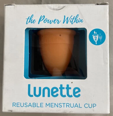 Copa Menstrual Reutilizable Lunette Coral Modelo 2 Para Flujo Normal a Pesado Foto 1 de 4