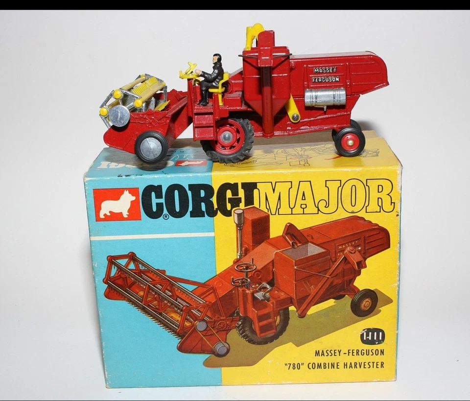 Corgi 1111MF "780" Combine Harvester, Excellent in Good Original Box - Image 1 of 4