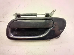 VOLVO XC70 2.4 D5 LEFT REAR DOOR HANDLE - Picture 1 of 2