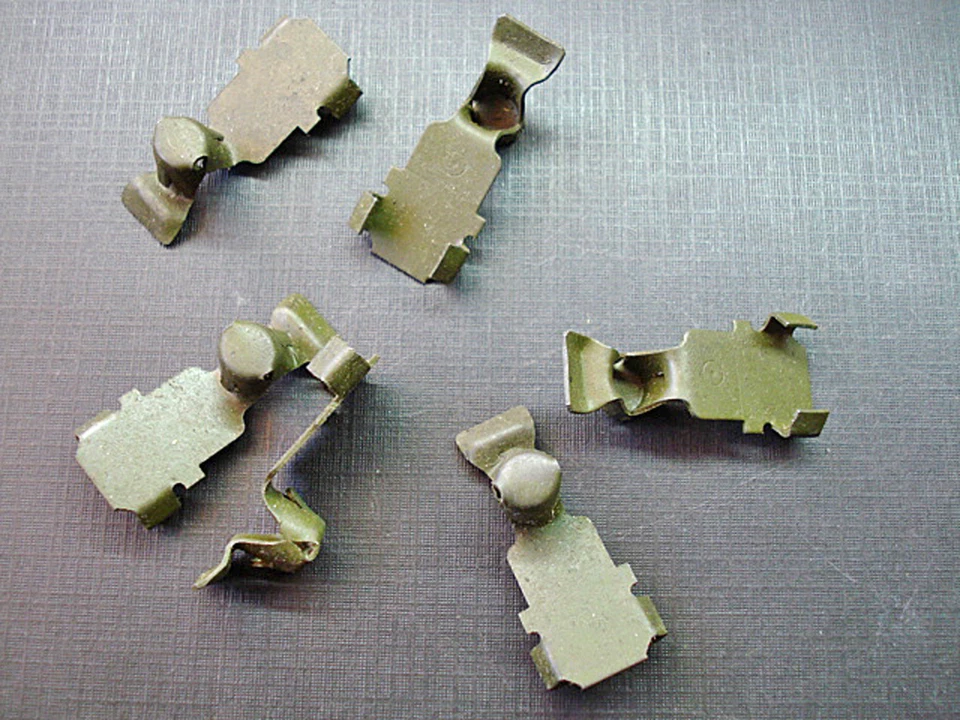 6 piezas para Dodge 1961 y Dart 1961 puerta trasera clips de moldura NORS  Foto 1 de 4