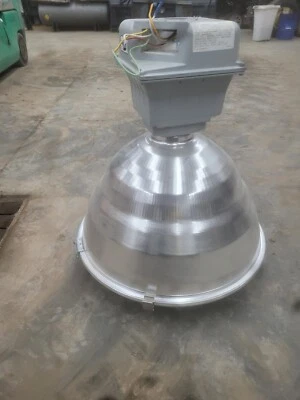 GE Lighting Systems Industrial Ceiling Lights  — 第 1/3 张图片