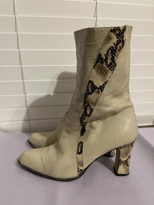 Botas de tornozelo vintage de couro com estampa de animais tamanho-7 fabricadas na Espanha  - Imagem 1 de 4