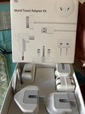 Apple World Travel Adapter Kit MB974ZM/B - Image 1 of 4