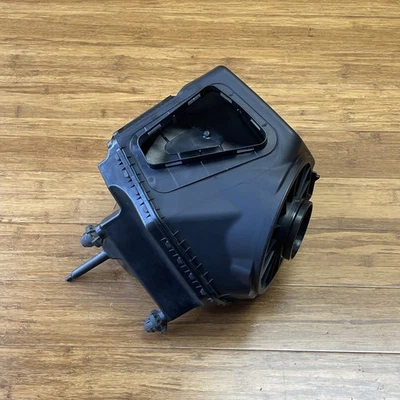 2019-2025 奥迪 A6 C8 空气净化器 空气盒 进气过滤器 4K01338AA 原始设备制造商 — 第 1/4 张图片