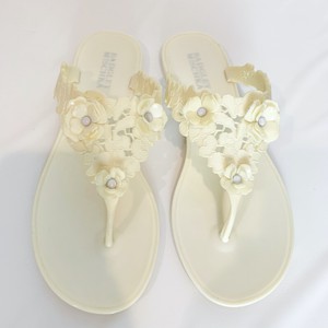 badgley mischka jelly sandals