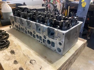 2004-2006 Sprinter Head t1n  - Picture 1 of 7