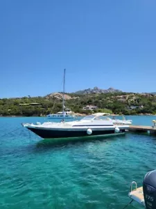Gommone Lomac 28 cab. permuta parziale con 10 m non cab. e/o tender jet max 4 m. - Foto 1 di 8
