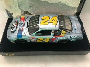2000 JEFF GORDON #24 SILVER DUPONT NASCAR 2000 1:24 RCCA ELITE - Serial #3769 - Picture 1 of 10