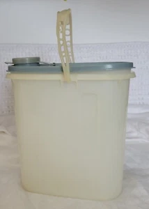 Vintage Tupperware #587 Cereal Keeper Container w/handle & Blue Lid GREAT - Picture 1 of 9