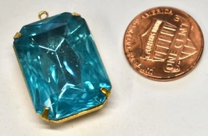 VINTAGE GROSSE AQUAG GLAS ACHTECK ANHÄNGER PERLE • 25x18mm • MESSING* - Bild 1 von 2