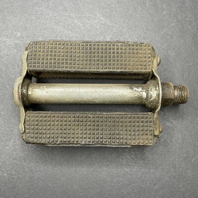 Pedal izquierdo Union K10490 de colección de los años 70 de goma para bicicleta Schwinn 1/2" Sting Ray Foto 1 de 4