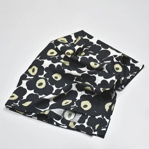 MARIMEKKO Pieni Unikko rechteckiger Stoff kurzer Vorhang Baumwolle schwarz weiß 27"x36" - Bild 1 von 6