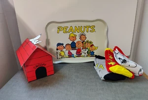 Vintage Peanuts Gang Tin Serving Tray, + 6 pairs of Peanuts Crew Socks-New - Picture 1 of 10