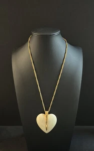Trifari Heart Shaped Pendant Necklace Off White Gold Tone - Picture 1 of 6