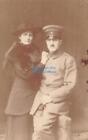 Foto-AK Soldat mit hübscher Frau Pelz
