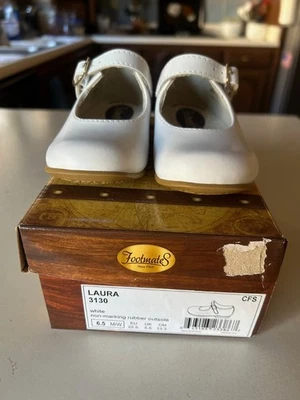 Footmates 女孩 Laura 6.5 M 连衣裙 Mary Jane 白色正式经典全新皮革 — 第 1/4 张图片