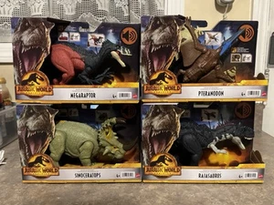Jurassic World: Dominion Roar Strikers Set of 4 figures - Picture 1 of 1