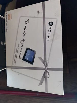 AG Neovo V-10 7” Digital Photo Frame  Black / White - Image 1 of 4