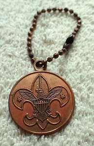 VINTAGE PFADFINDER SCHLÜSSELANHÄNGER ANHÄNGER BSA Pfadfinder Eid Token Metall 50th Anniversary? - Bild 1 von 2