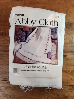 Tela bordada de poliacrílico blanco suave para artes de ocio 58" x 1-1/4 yardas Foto 1 de 3