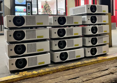 Panasonic PT-VMZ50U 1080p LCD Projector - Image 1 of 2