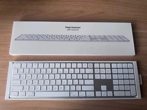 Apple Magic Keyboard with Touch ID & Numeric Keypad - A2520 - Photo 1/3