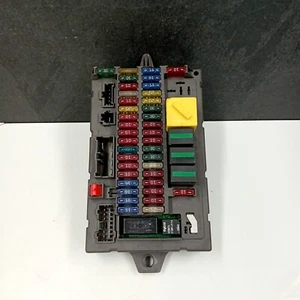 Caja de fusibles original Land Rover Discovery S2 de 3A771052 YQE000251 - Imagen 1 de 7