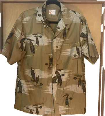 70's Vintage Made in Hawaii IOLANI Hawaiian Shirt Matched Pocket Size Large - Image 1 of 4