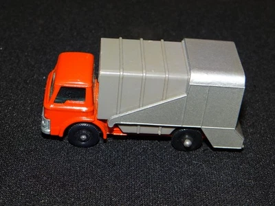 Matchbox Lesney No. Años 60 Camión de basura 7 con compactador trasero elevador ¡SÚPER LIMPIO! Foto 1 de 4
