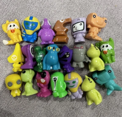 Gogos Crazy Bones Figure Bundle Rare 22 - Image 1 of 4