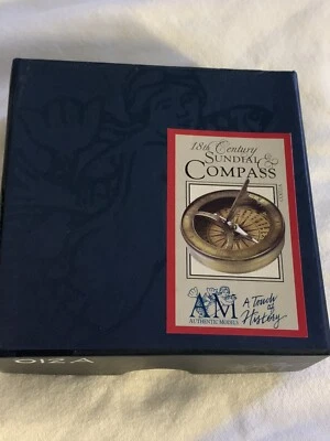Authentic Models 18th C. Sundial/Compass , Aged/hand buffed duotone - CO012A Foto 1 de 4