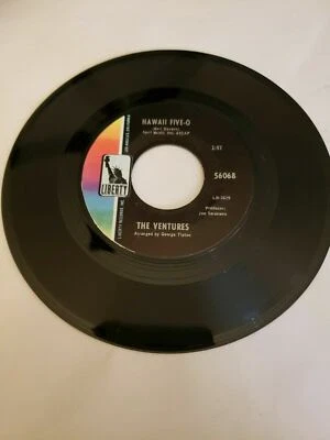 The Ventures - Hawaii Five-O - Liberty  (45RPM 7”Single)(J515)  Foto 1 de 2