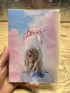 Taylor Swift - Lover (Version 2) [New CD] Deluxe Ed, Photos, Poster SEE PHOTOS - Bild 1 von 11