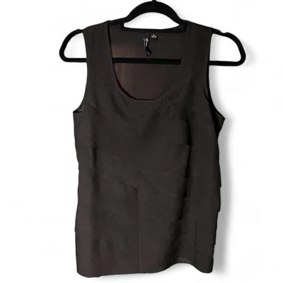 Blusa sin mangas Milano para mujer pequeña negra sin mangas con volantes en capas Foto 1 de 4